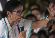 ਬੰਗਾਲ ‘ਚ ਸਿਆਸੀ ਭੂਚਾਲ: ਮਮਤਾ ਬੈਨਰਜੀ ਦੀ TMC ਦੋਫਾੜ; 78 ‘ਚੋਂ 58 ਵਿਧਾਇਕਾਂ ਨੇ ਬਣਾਇਆ ਵੱਖਰਾ ਗੁੱਟ, ਰੀਤਾਬ੍ਰਤ ਬੈਨਰਜੀ ਬਣੇ ਨਵੇਂ ਨੇਤਾ